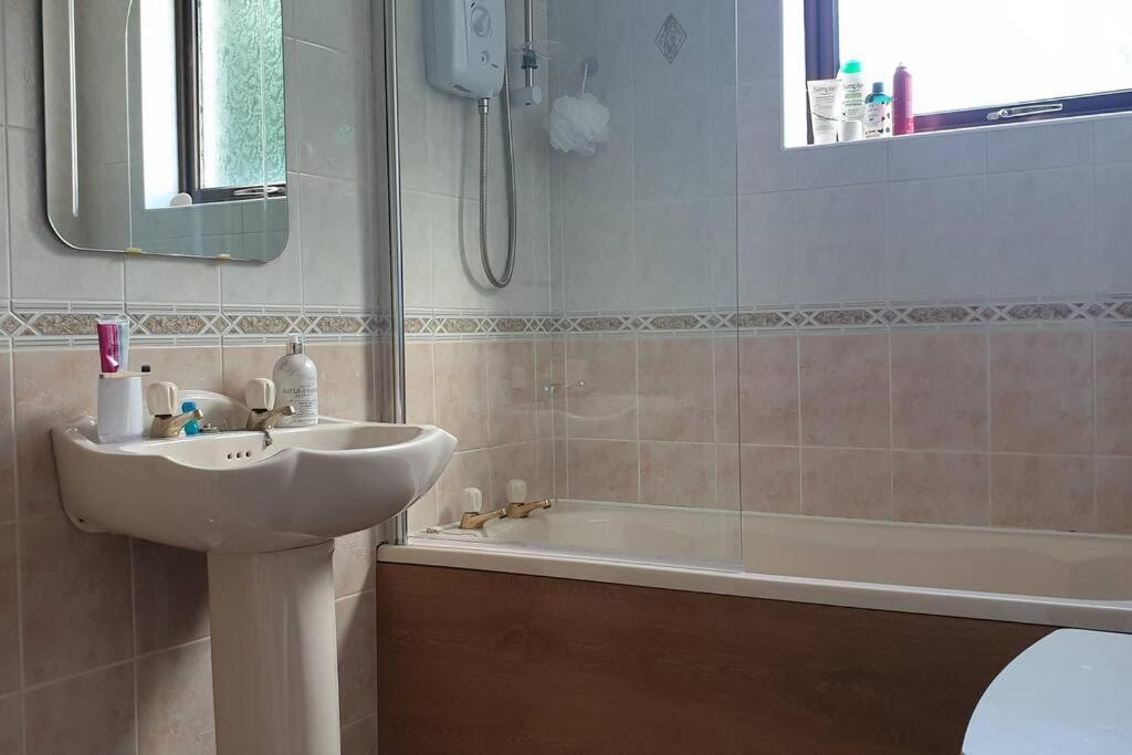Seafront Apartment, Ground Floor, Free Parking Newcastle  Exterior foto